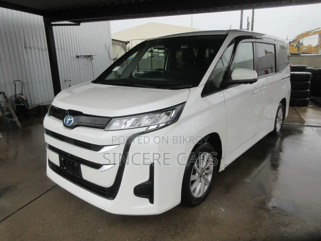 Toyota Noah 2022 Pearl