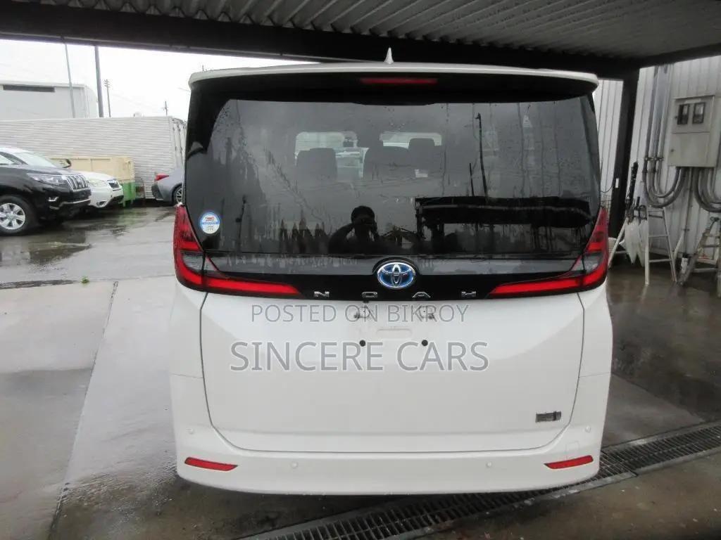Toyota Noah 2022 Pearl