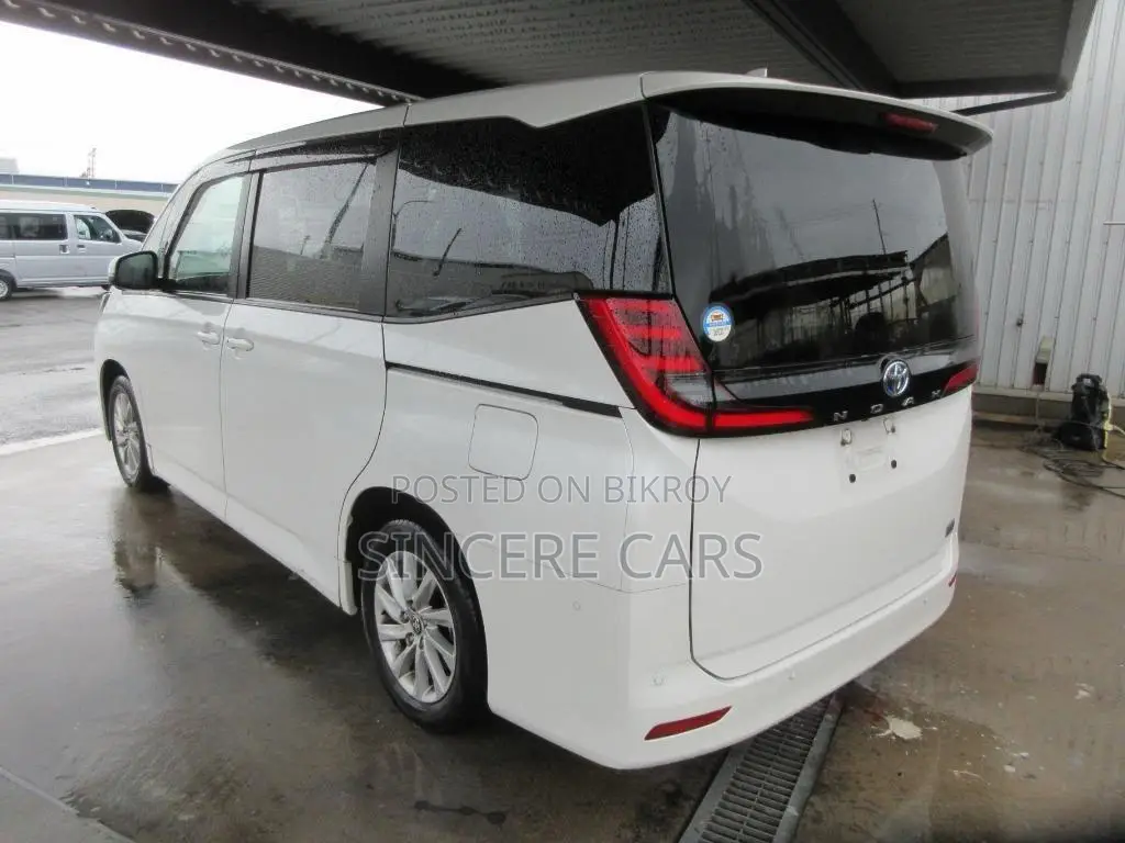 Toyota Noah 2022 Pearl