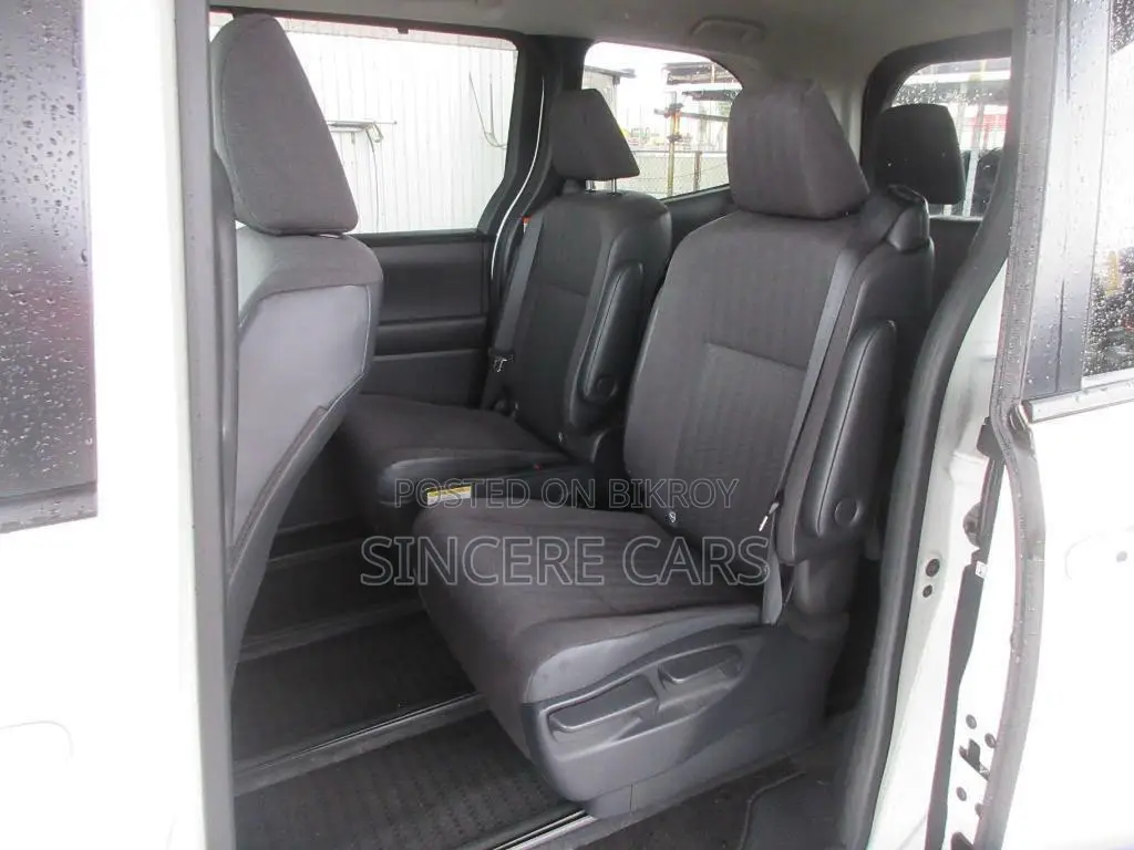 Toyota Noah 2022 Pearl