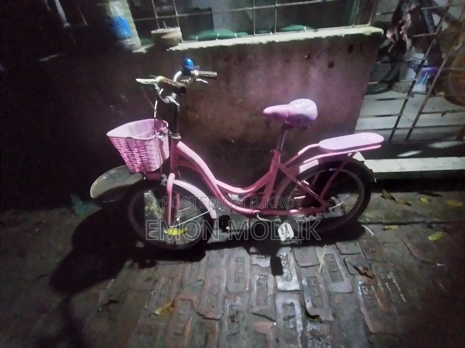Girl Cycle