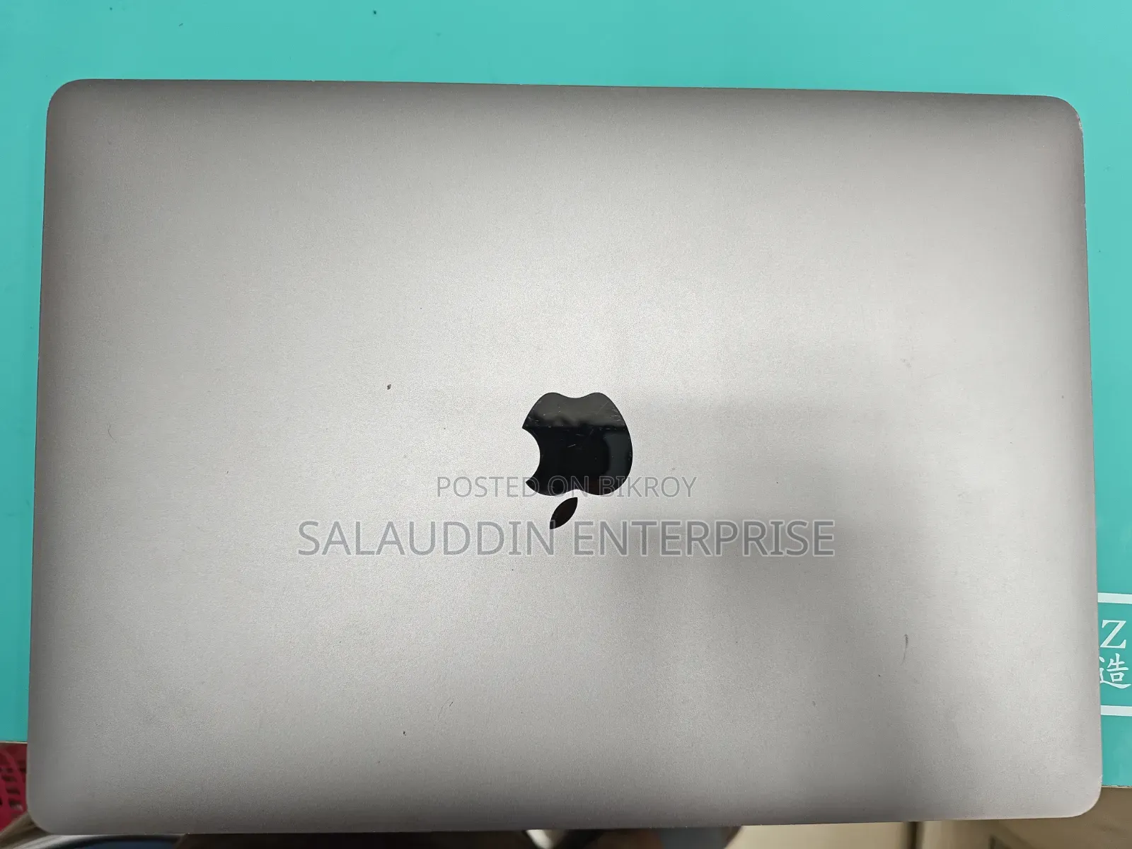 Apple 8 GB Silver