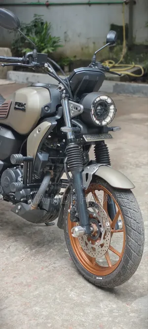 Yamaha FZ-X 2024 Beige