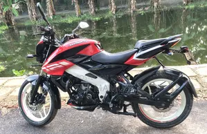 Bajaj Avenger 160 Street 2021 Red