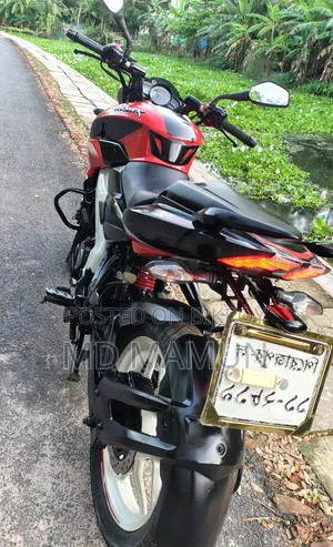 Bajaj Avenger 160 Street 2021 Red