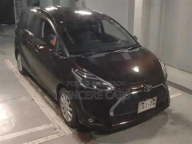 Toyota Sienta 2021 Brown