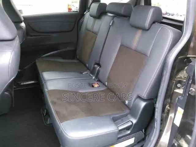 Toyota Sienta 2021 Brown