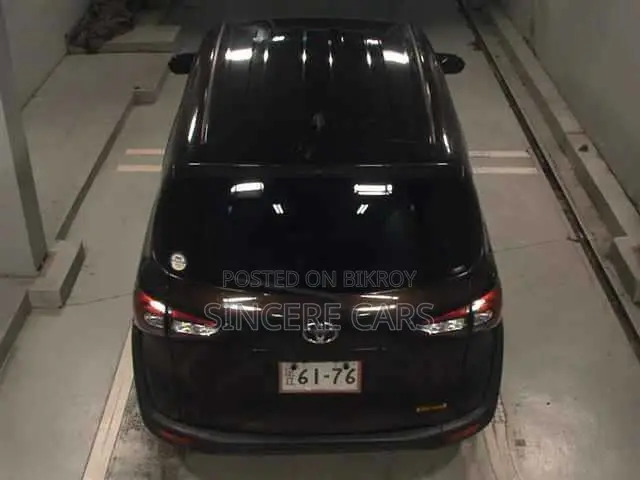 Toyota Sienta 2021 Brown