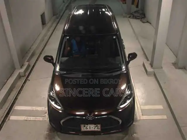 Toyota Sienta 2021 Brown