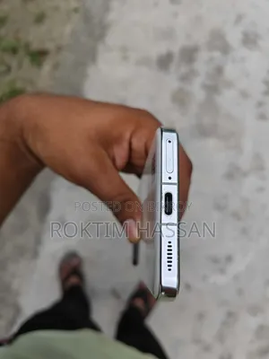 সিয়াওমি ১৩ ২৫৬ জিবি হোয়াইট