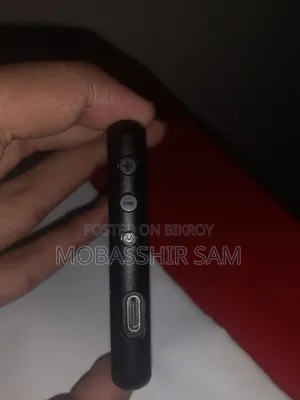 মোবাইল ফোন কালো