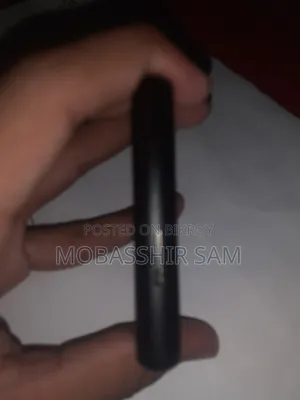 মোবাইল ফোন কালো