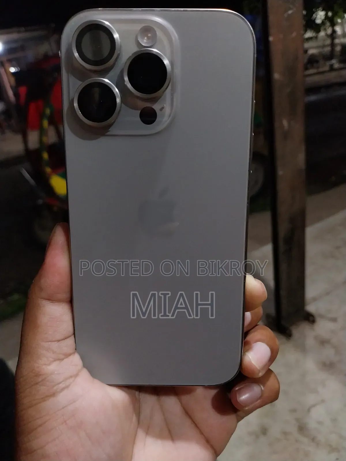 অ্যাপল আইফোন ১৬ প্রো ১২৮ জিবি সিলভার