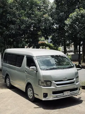 Toyota HiAce 2005 Silver