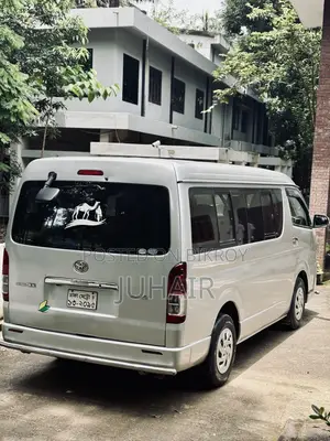 Toyota HiAce 2005 Silver