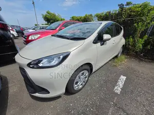Toyota Aqua 2021 Beige