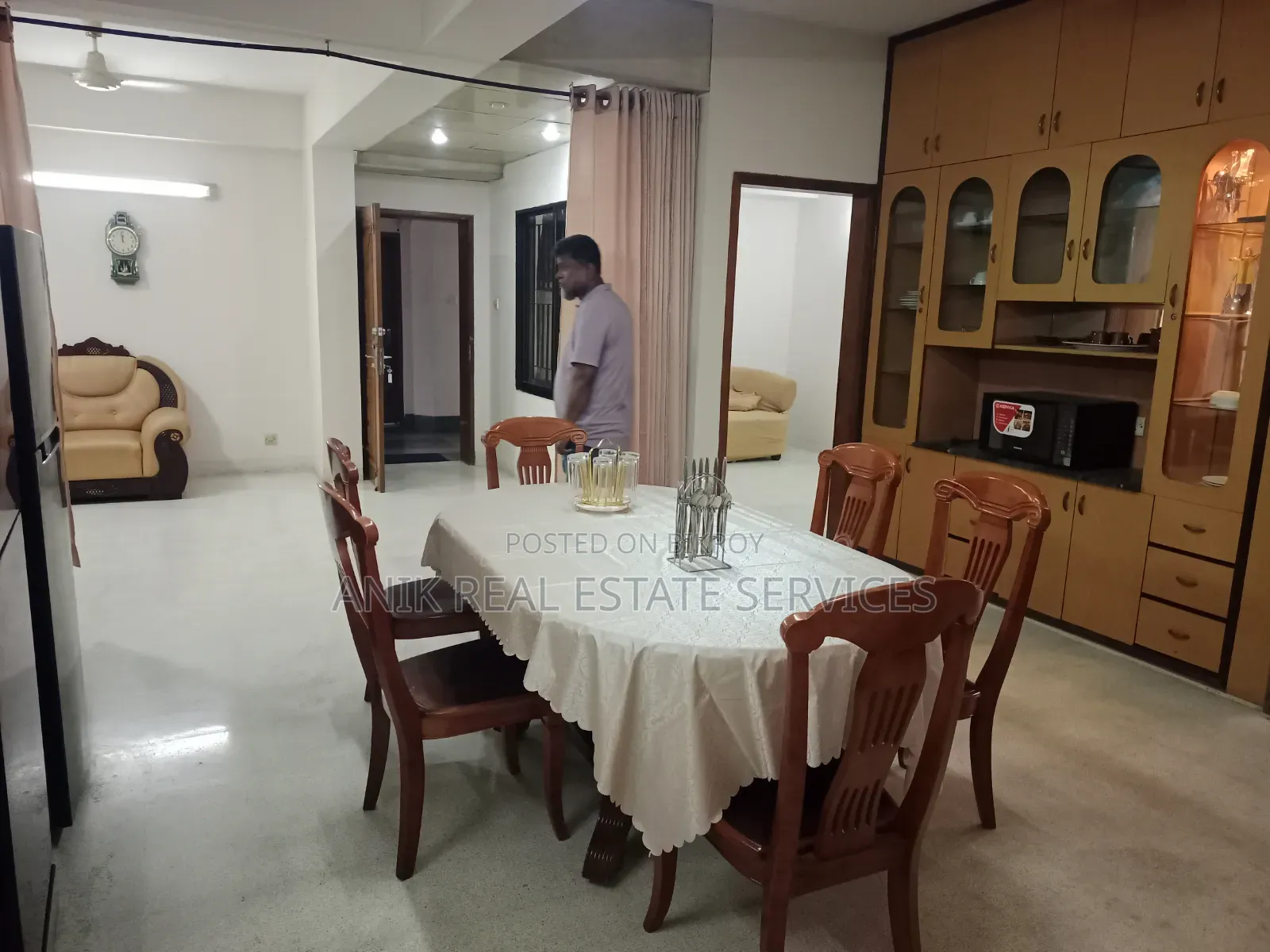 গুলশানের অনিক রিয়েল এস্টেটে ৩ বেডরুমের ফার্নিশড অ্যাপার্টমেন্ট ভাড়ার জন্য