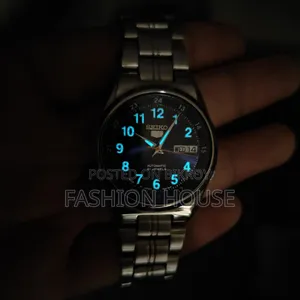 SEIKO 5 Automatic 21 Jewels Blue Dial Day-Date Men's Watch ( Japan)