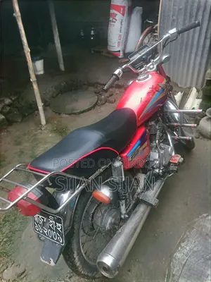 হোন্ডা ২০০৮ লাল