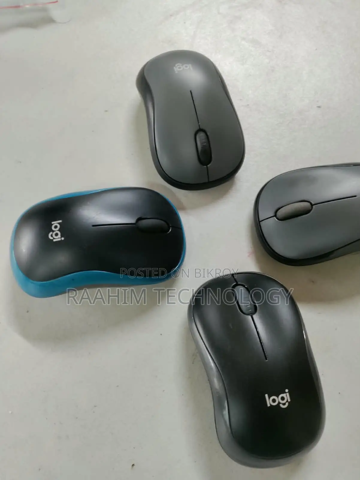 Logitech Wireless Mouse (লজিটেক ওয়্যারলেস মাউস) একদম ফ্রেশ কন্ডিশন।