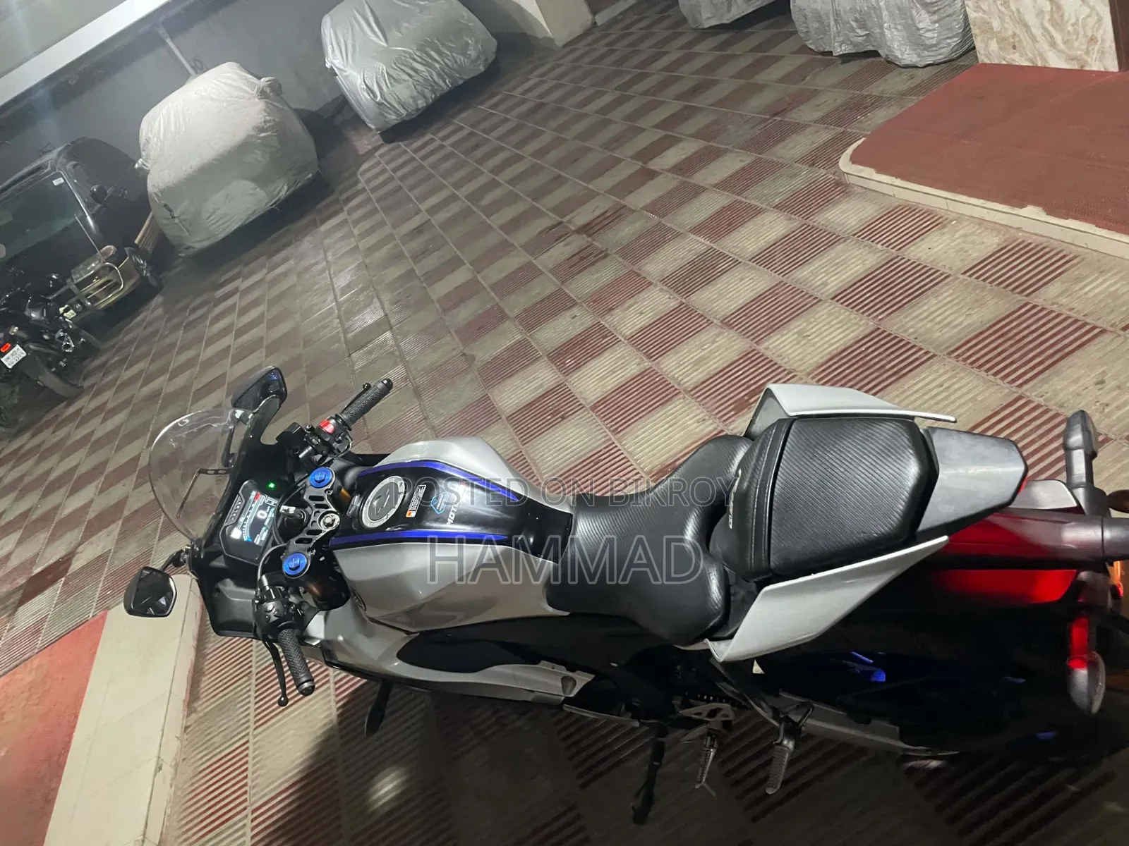 নিউ ইয়ামাহা আর১৫এম ২০২৩ সিলভার