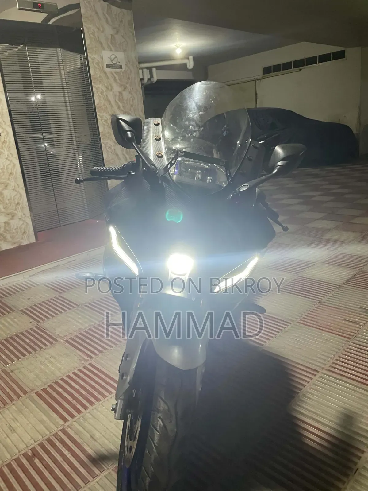 নিউ ইয়ামাহা আর১৫এম ২০২৩ সিলভার