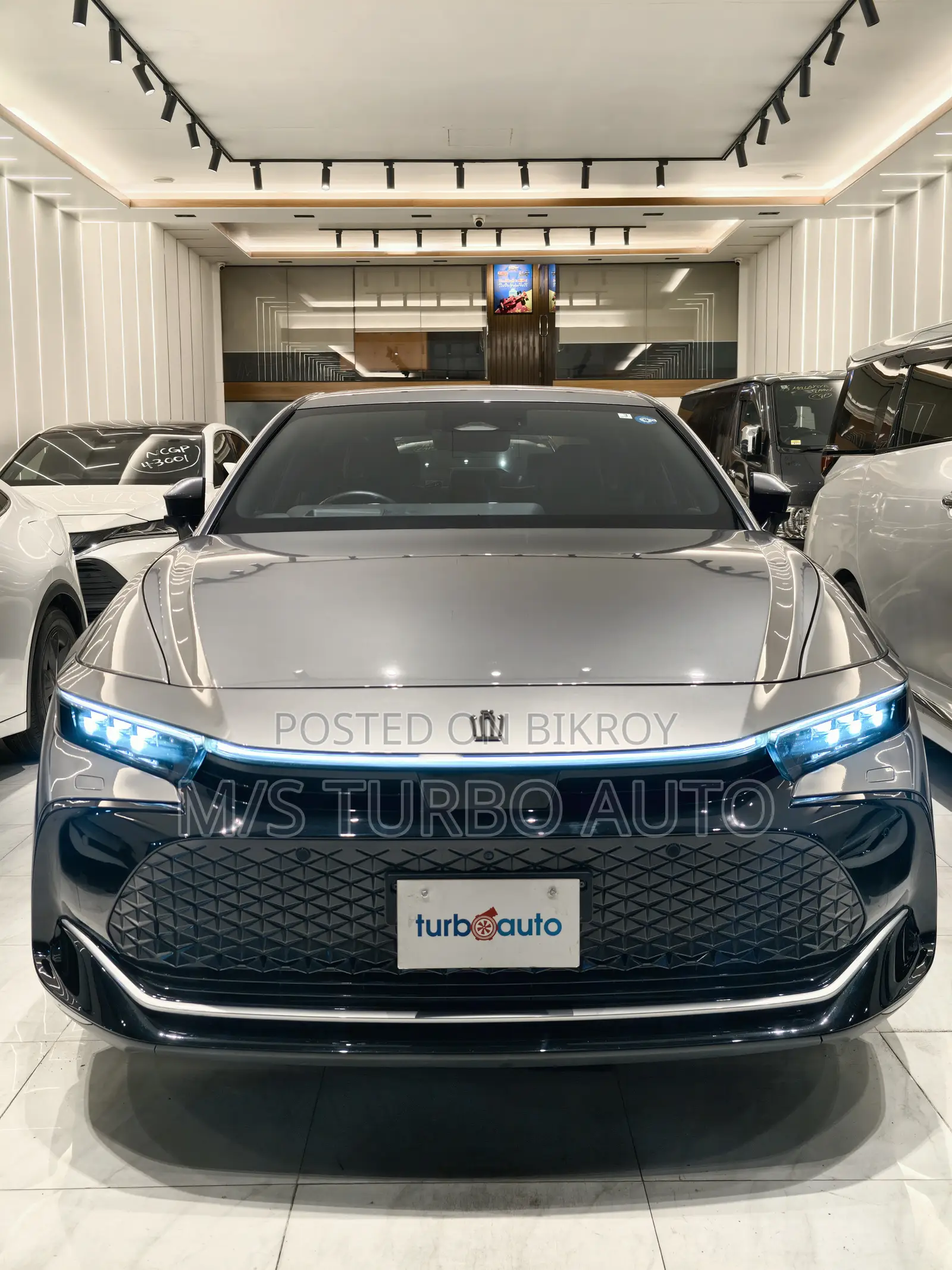 Toyota Crown 2022 Gray