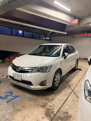 Toyota Axio 1.5 Hybrid Two-Wheel Drive 2014 Pearl