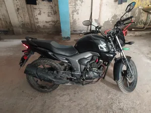 হোন্ডা সিবি ২০১৭ কালো