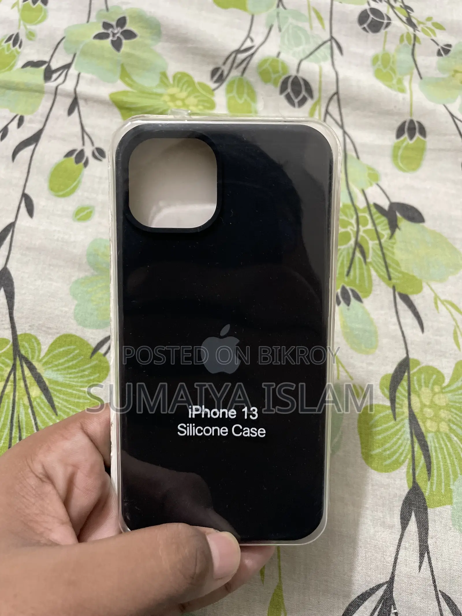  iPhone 13 Silicone Case — Black