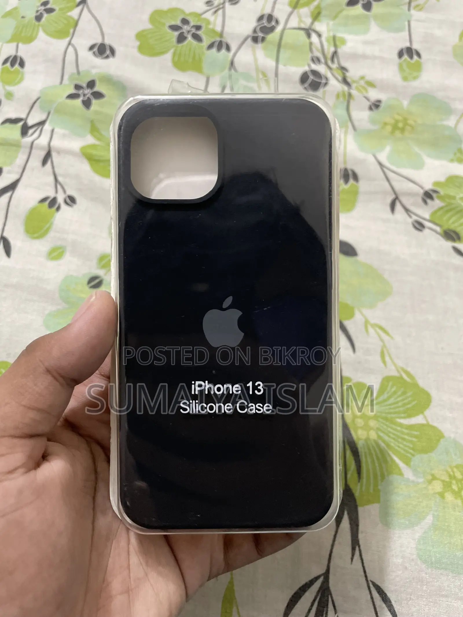  iPhone 13 Silicone Case — Black