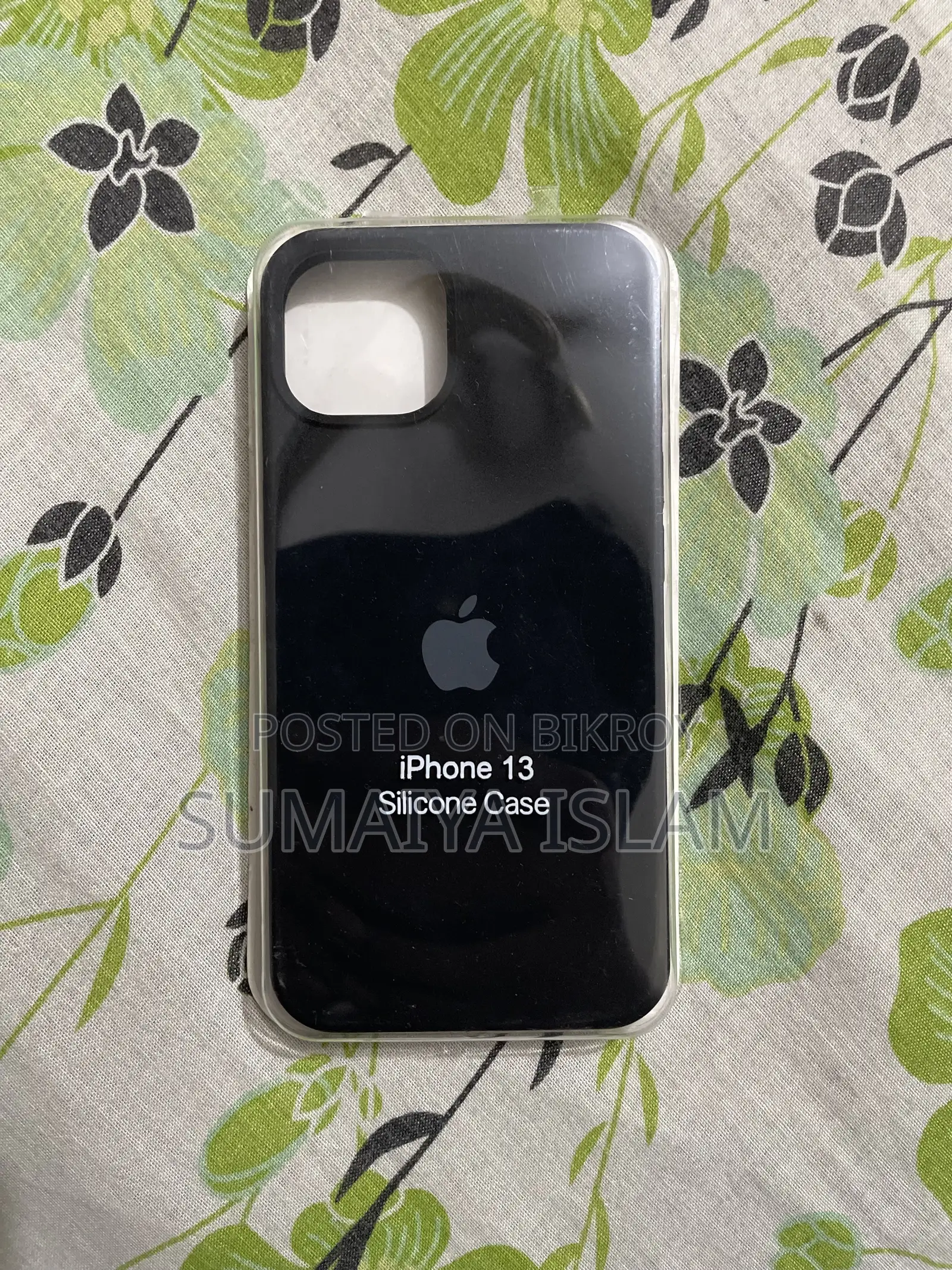  iPhone 13 Silicone Case — Black