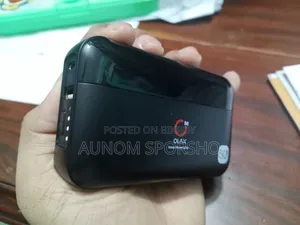 ওলাক্স এম১০০ সিম সাপোর্টেড ডুয়াল ব্যান্ড পকেট ওয়াইফাই রাউটার এবং পাওয়ারব্যাংক