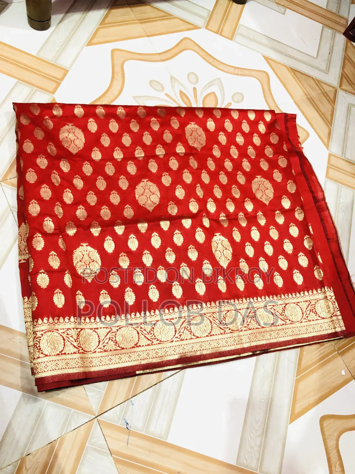 চমৎকার লাল বেনারসি কাতান শাড়ি (মাত্র একবার পড়া)