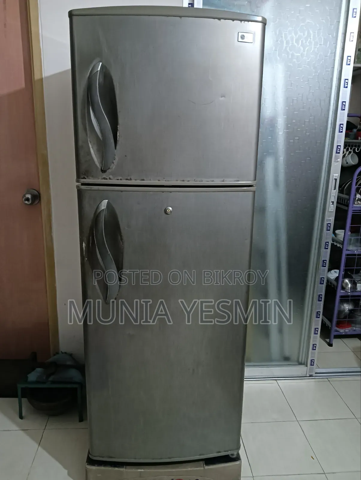 10 CFT LG Fridge for Sell