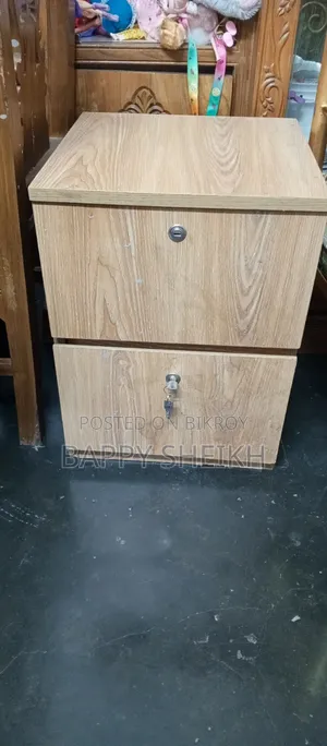 অফিস ডেস্ক এবং চেয়ার