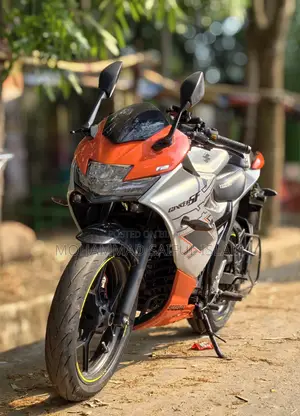 সুজুকি জিক্সার এসএফ ২০২৪ অরেঞ্জ