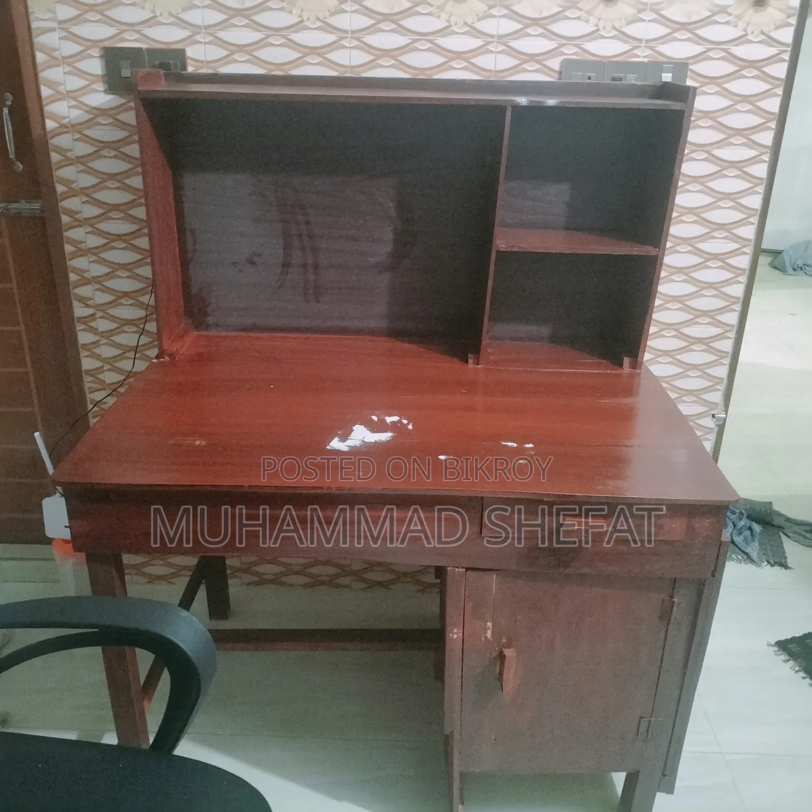 পড়ার এবং কম্পিউটার টেবিল বিক্রয়
