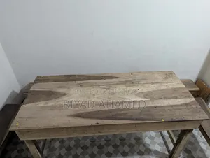 কাঠের টেবিল ও ৫ টি টুল