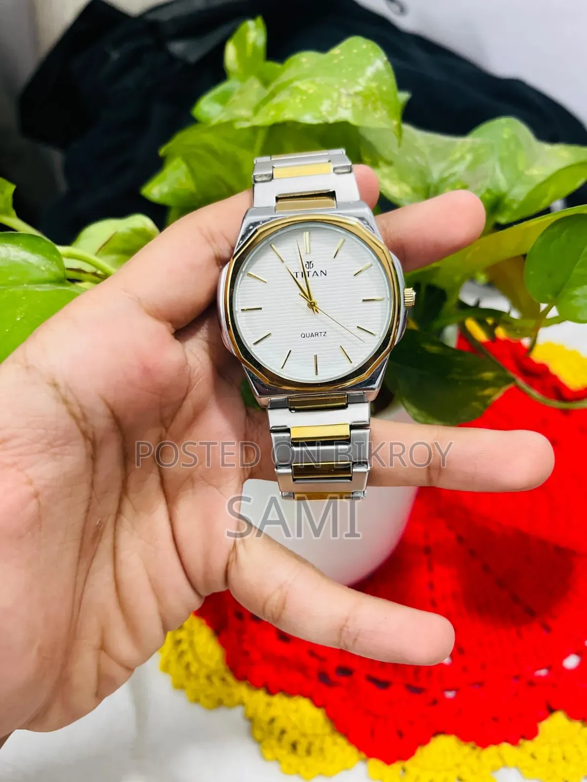টাইটান মেনস অ্যানালগ ওয়াচ – প্রিমিয়াম টু-টোন ডিজাইন