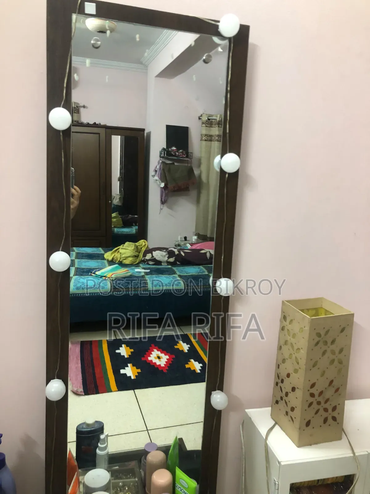 ড্রেসিং টেবিল