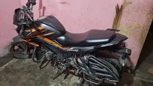 হোন্ডা হর্নেট ২০২২ ইয়েলো