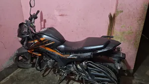 Honda Hornet 2022 Yellow