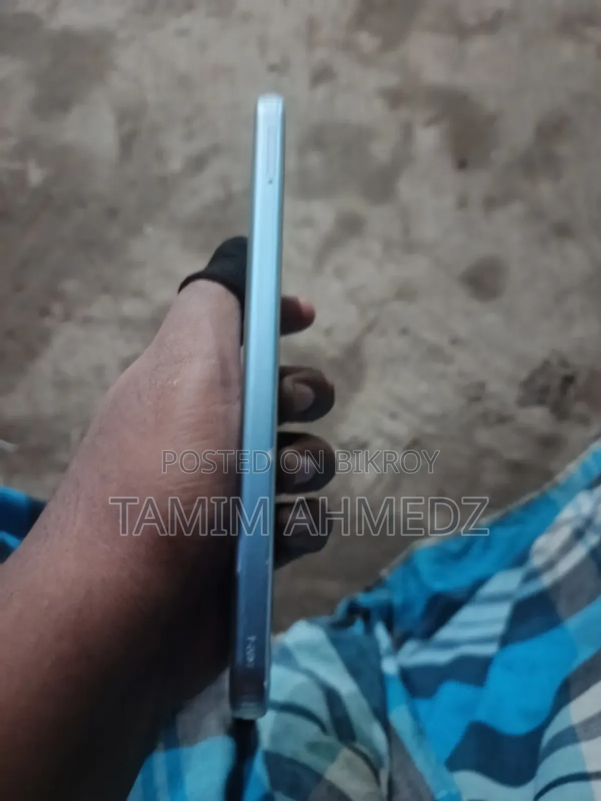নতুন ইএল ১২৮ জিবি নীল