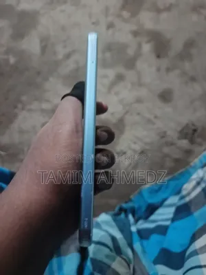 নতুন ইএল ১২৮ জিবি নীল
