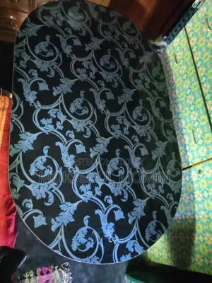 ডাইনিং টেবিল