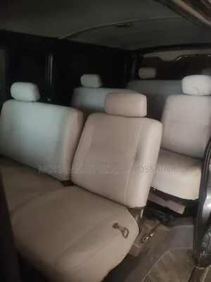 টয়োটা হাইএচ ২০০৪ গ্রে