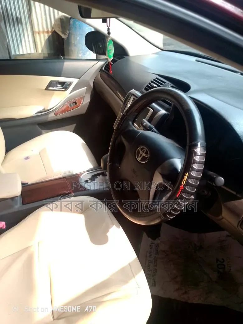Toyota Premio 2013 Maroon