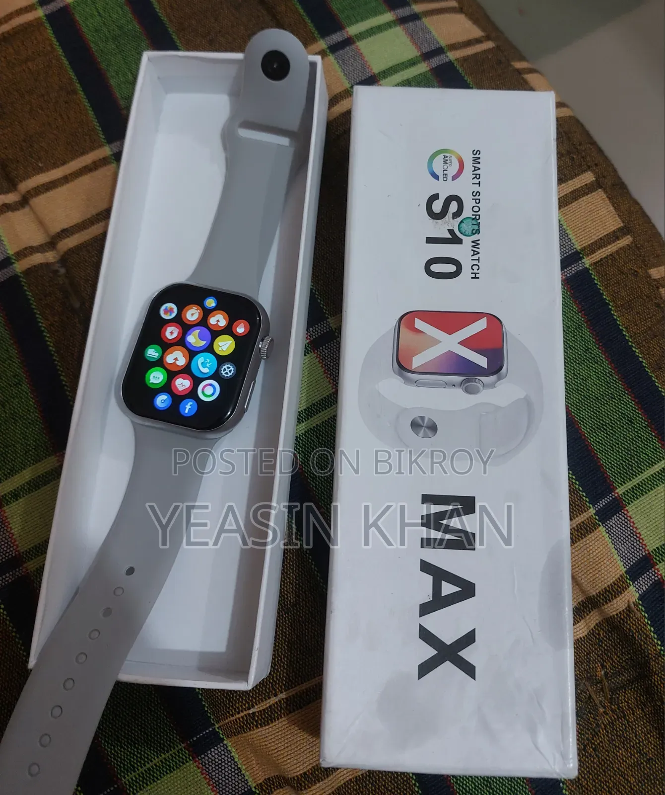 This is a smart watch with a wonderful AMOLED display