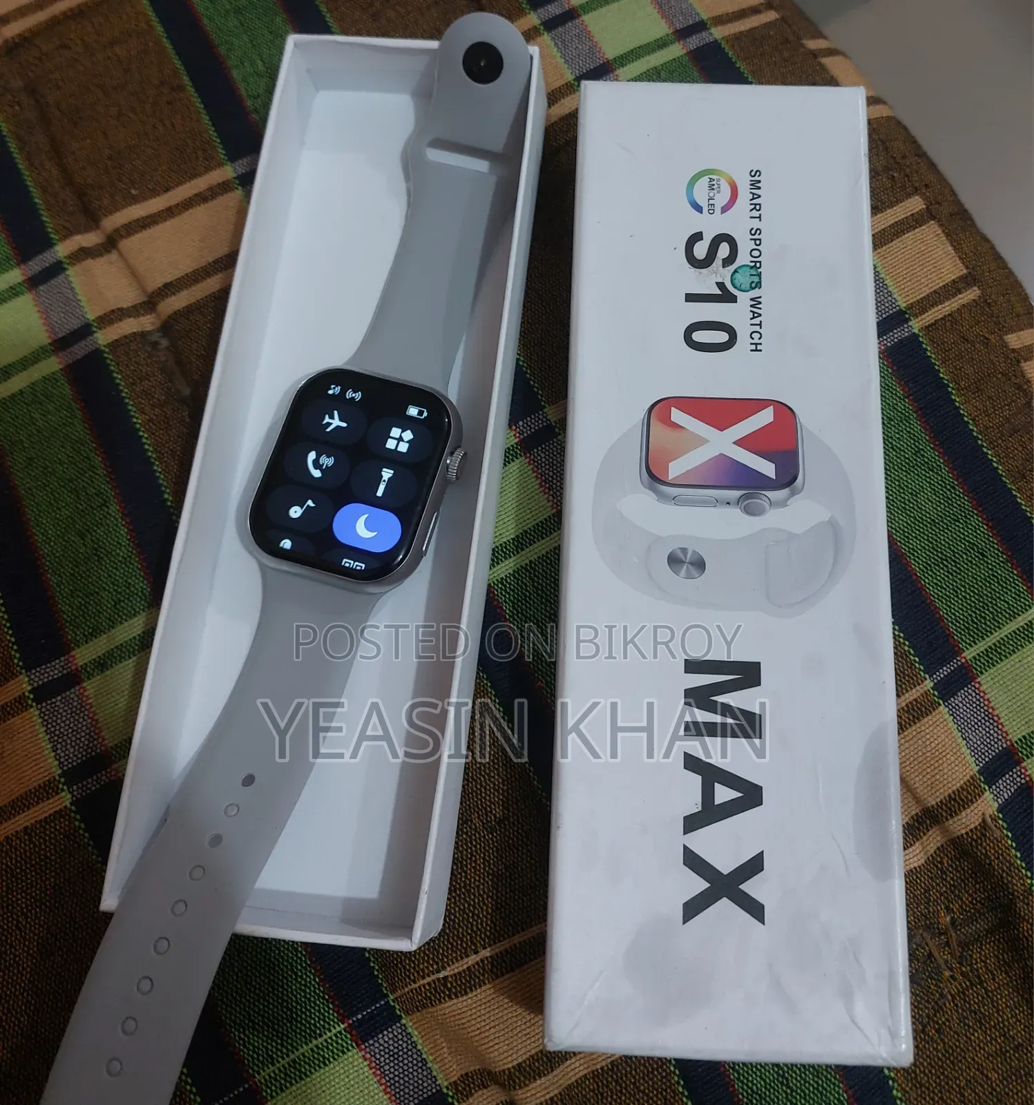 This is a smart watch with a wonderful AMOLED display